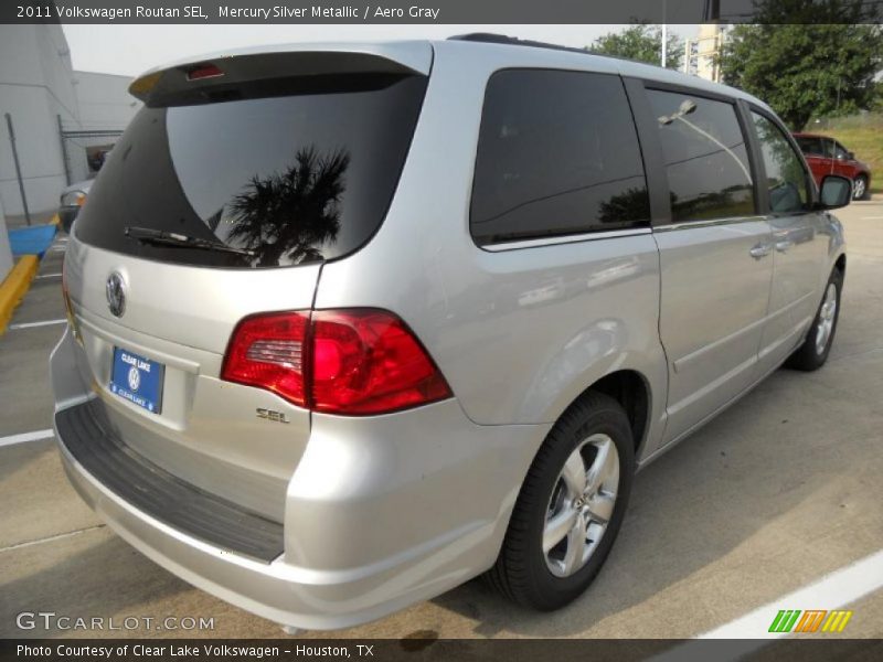 Mercury Silver Metallic / Aero Gray 2011 Volkswagen Routan SEL