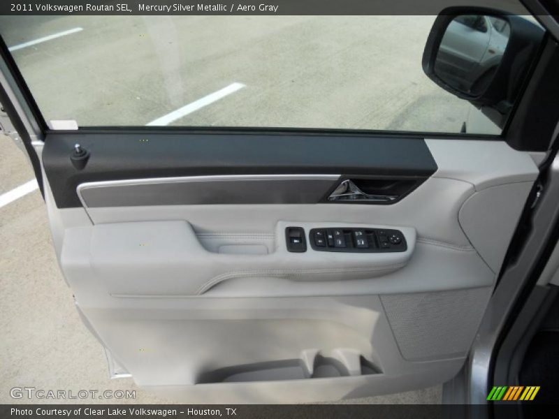 Door Panel of 2011 Routan SEL