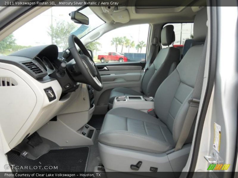  2011 Routan SEL Aero Gray Interior
