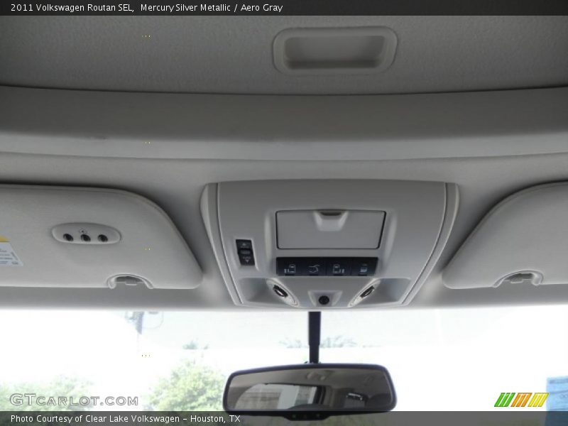 Mercury Silver Metallic / Aero Gray 2011 Volkswagen Routan SEL