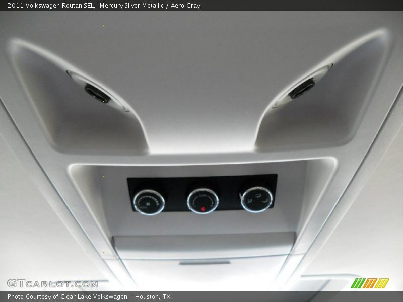 Mercury Silver Metallic / Aero Gray 2011 Volkswagen Routan SEL