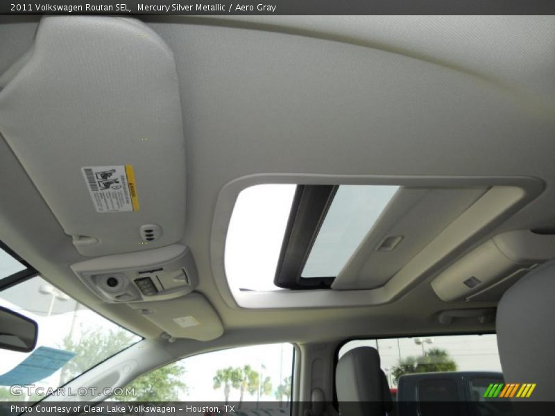 Mercury Silver Metallic / Aero Gray 2011 Volkswagen Routan SEL