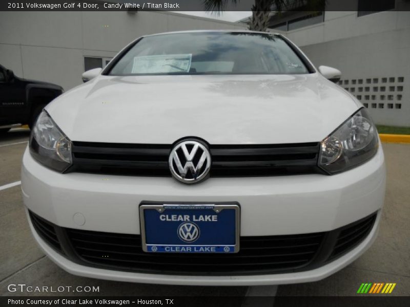 Candy White / Titan Black 2011 Volkswagen Golf 4 Door