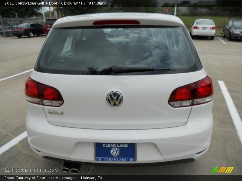 Candy White / Titan Black 2011 Volkswagen Golf 4 Door