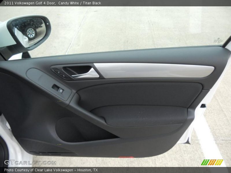 Candy White / Titan Black 2011 Volkswagen Golf 4 Door