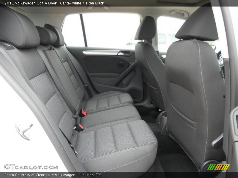 Candy White / Titan Black 2011 Volkswagen Golf 4 Door
