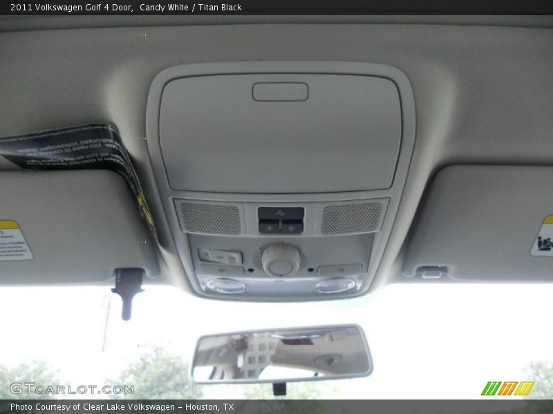 Candy White / Titan Black 2011 Volkswagen Golf 4 Door