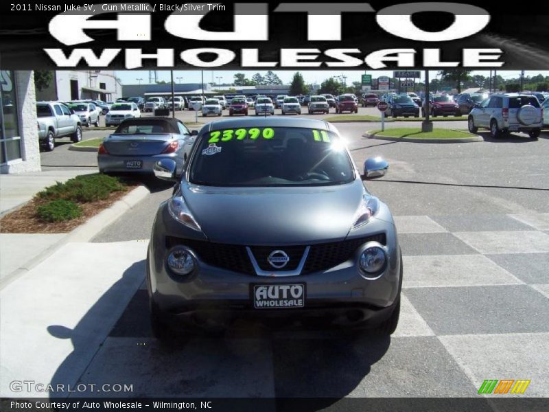 Gun Metallic / Black/Silver Trim 2011 Nissan Juke SV