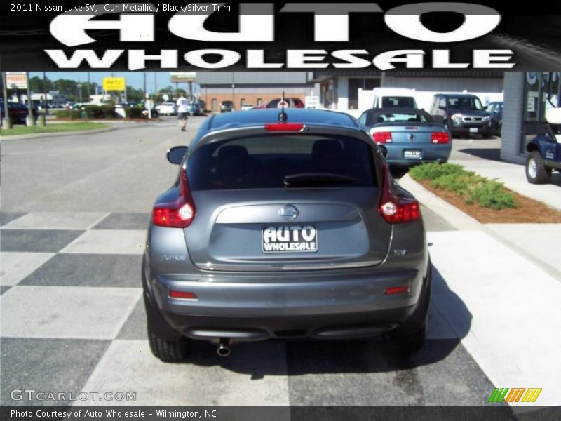 Gun Metallic / Black/Silver Trim 2011 Nissan Juke SV