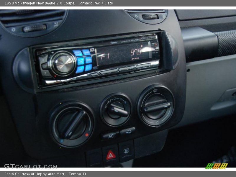 Tornado Red / Black 1998 Volkswagen New Beetle 2.0 Coupe