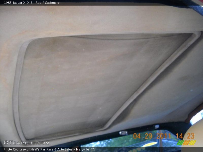 Red / Cashmere 1985 Jaguar XJ XJ6
