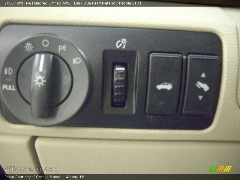 Dark Blue Pearl Metallic / Pebble Beige 2005 Ford Five Hundred Limited AWD