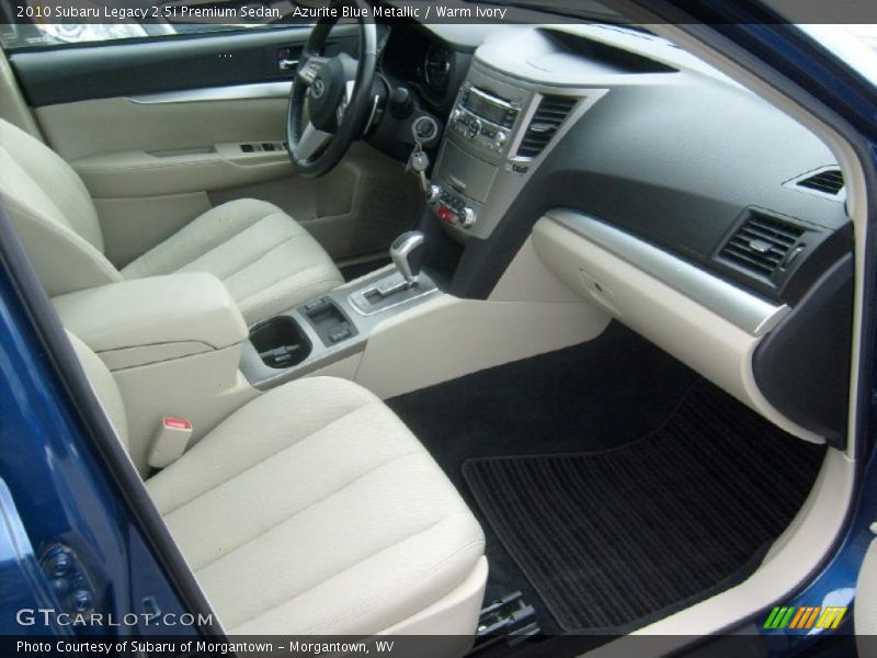 Dashboard of 2010 Legacy 2.5i Premium Sedan