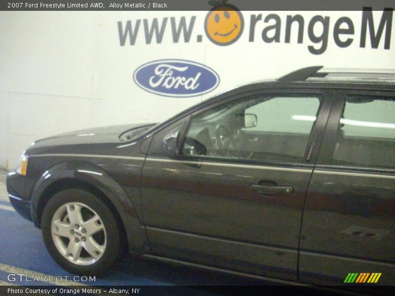 Alloy Metallic / Black 2007 Ford Freestyle Limited AWD