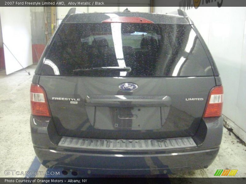 Alloy Metallic / Black 2007 Ford Freestyle Limited AWD