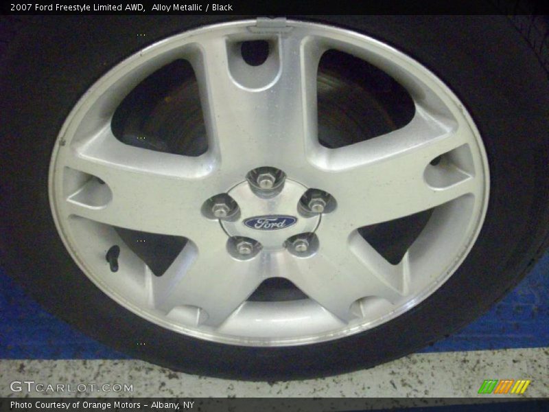 Alloy Metallic / Black 2007 Ford Freestyle Limited AWD