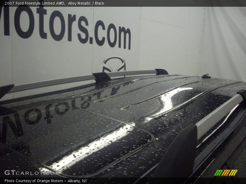 Alloy Metallic / Black 2007 Ford Freestyle Limited AWD