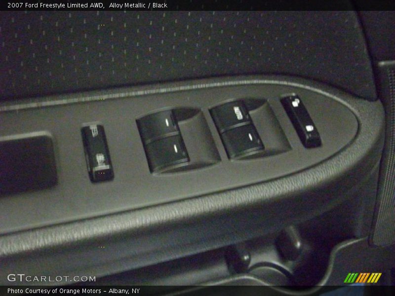 Alloy Metallic / Black 2007 Ford Freestyle Limited AWD
