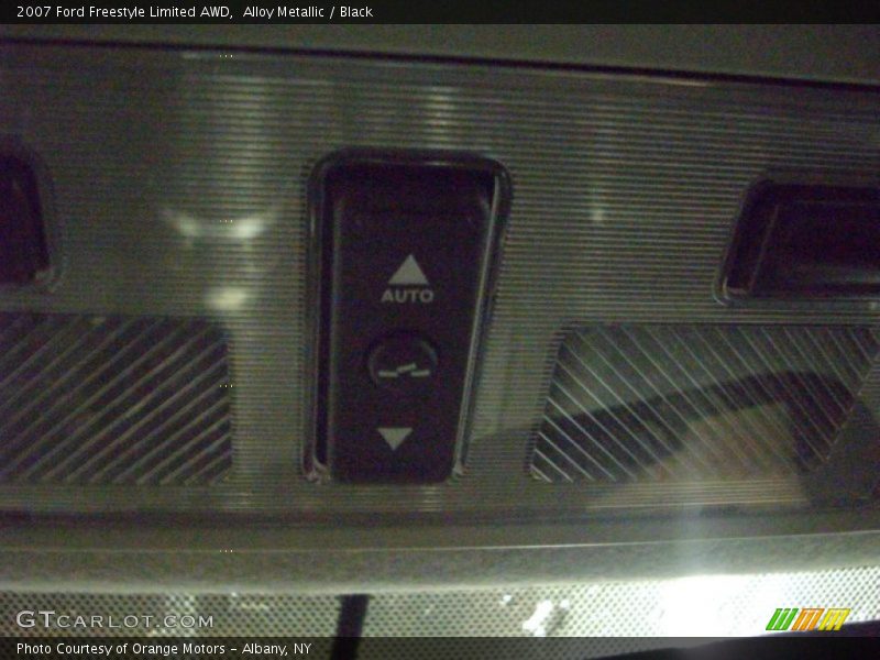 Alloy Metallic / Black 2007 Ford Freestyle Limited AWD