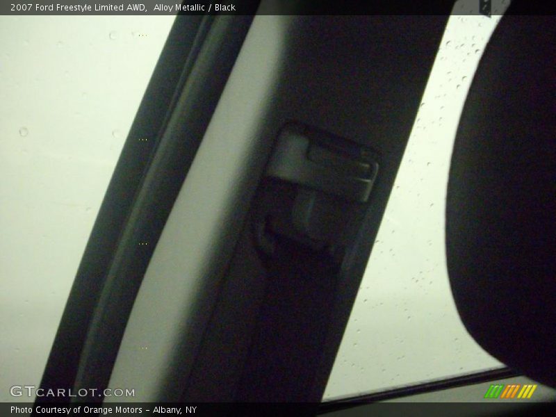Alloy Metallic / Black 2007 Ford Freestyle Limited AWD