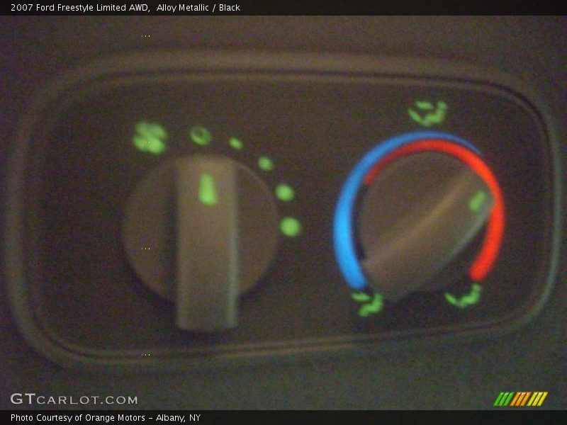 Alloy Metallic / Black 2007 Ford Freestyle Limited AWD