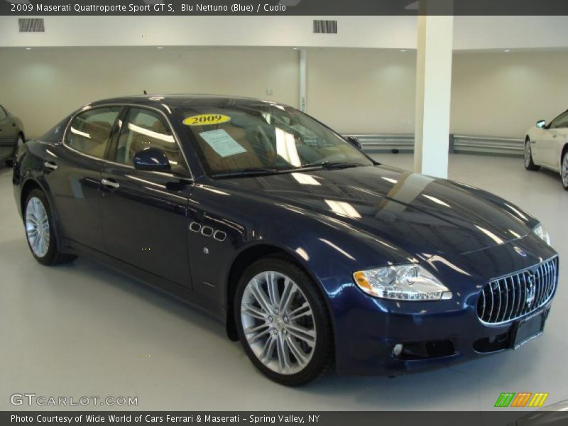 Front 3/4 View of 2009 Quattroporte Sport GT S