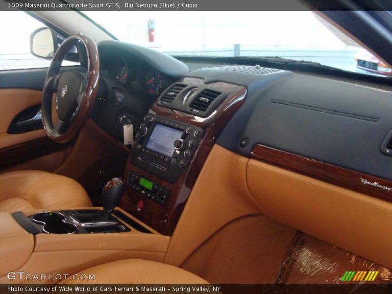 Dashboard of 2009 Quattroporte Sport GT S