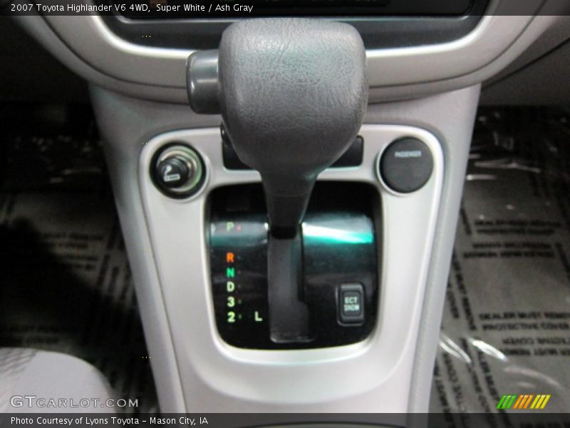 Super White / Ash Gray 2007 Toyota Highlander V6 4WD