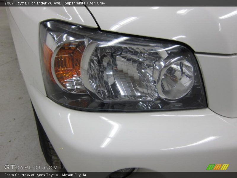 Super White / Ash Gray 2007 Toyota Highlander V6 4WD