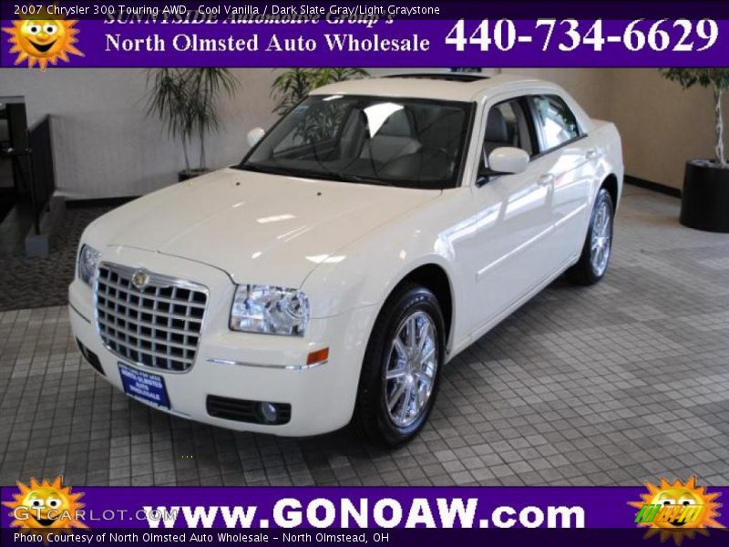 Cool Vanilla / Dark Slate Gray/Light Graystone 2007 Chrysler 300 Touring AWD