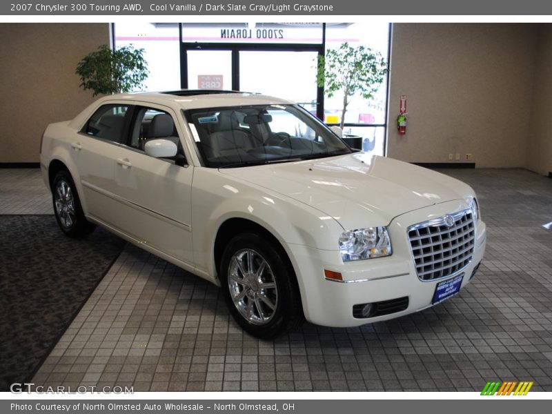 Cool Vanilla / Dark Slate Gray/Light Graystone 2007 Chrysler 300 Touring AWD