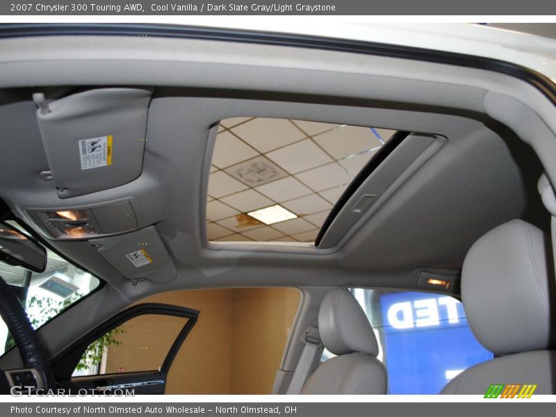 Cool Vanilla / Dark Slate Gray/Light Graystone 2007 Chrysler 300 Touring AWD