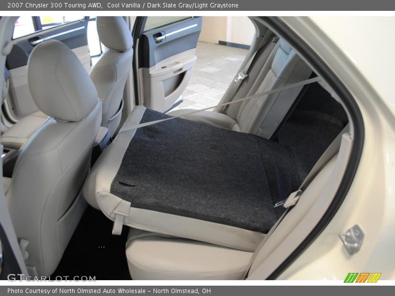 Cool Vanilla / Dark Slate Gray/Light Graystone 2007 Chrysler 300 Touring AWD