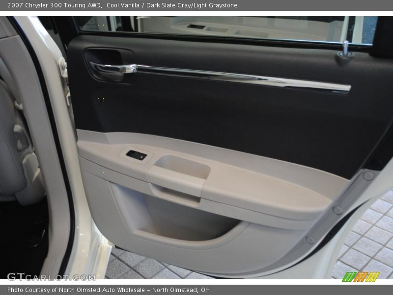 Cool Vanilla / Dark Slate Gray/Light Graystone 2007 Chrysler 300 Touring AWD