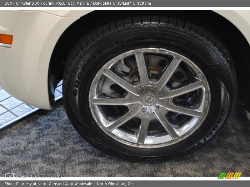 Cool Vanilla / Dark Slate Gray/Light Graystone 2007 Chrysler 300 Touring AWD