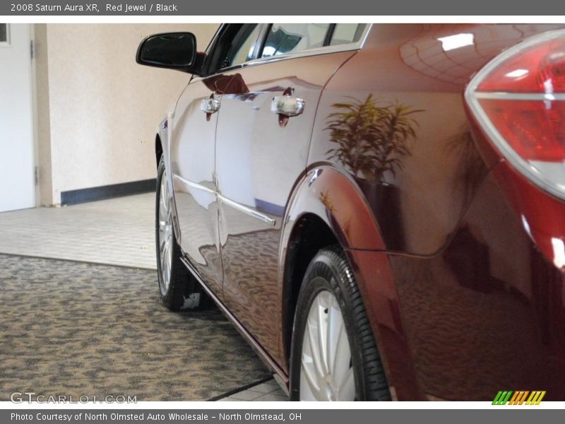 Red Jewel / Black 2008 Saturn Aura XR