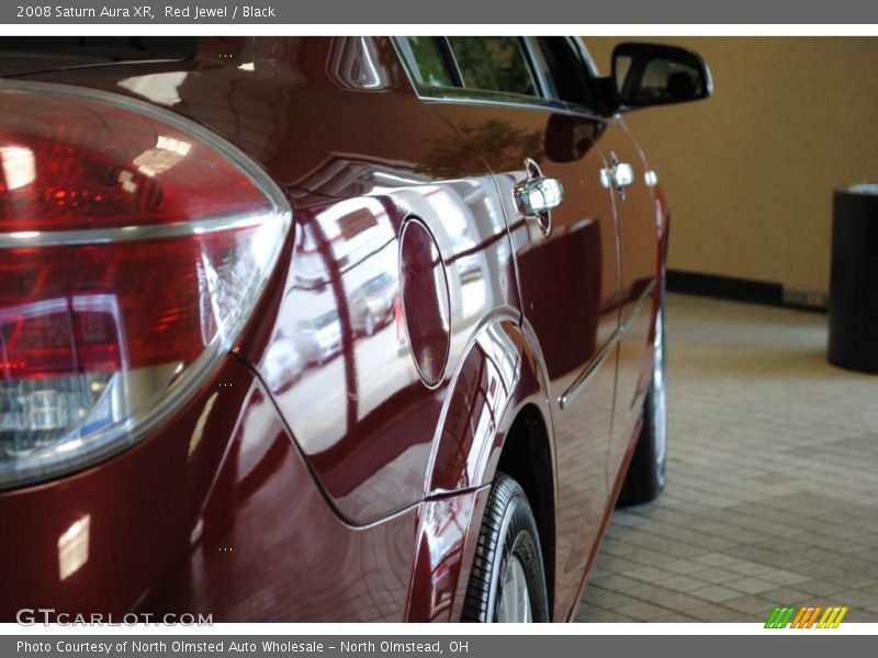 Red Jewel / Black 2008 Saturn Aura XR