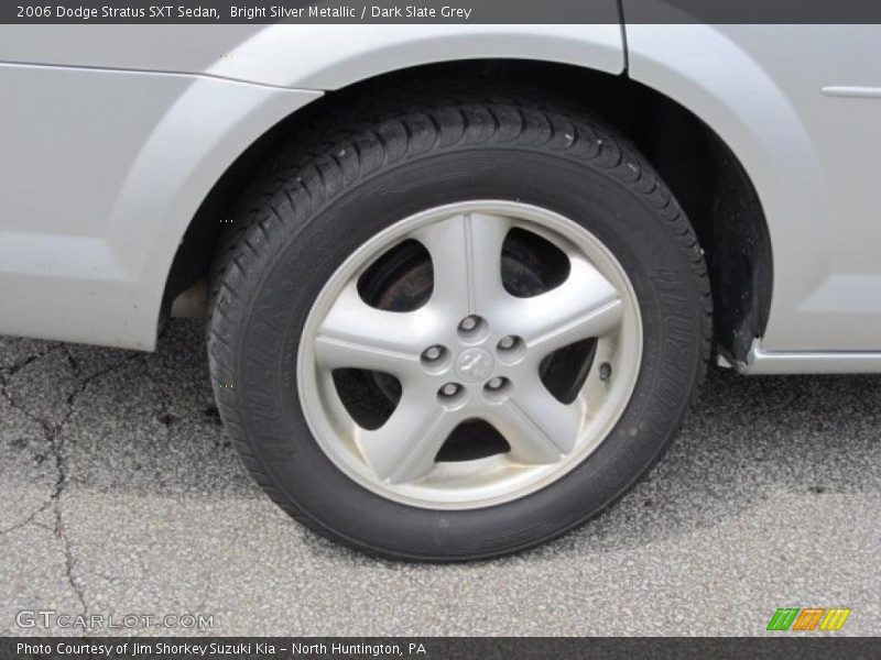 Bright Silver Metallic / Dark Slate Grey 2006 Dodge Stratus SXT Sedan