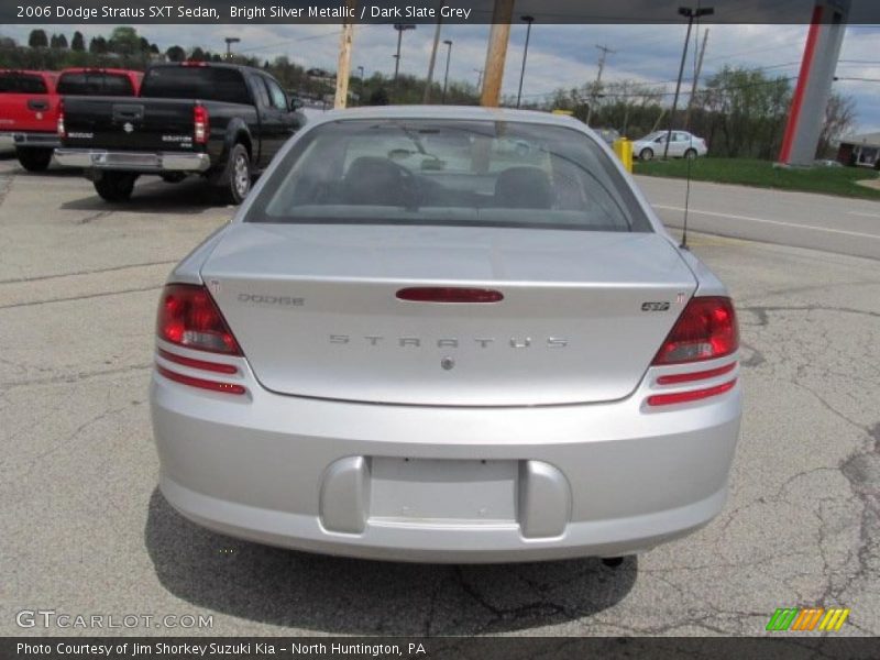 Bright Silver Metallic / Dark Slate Grey 2006 Dodge Stratus SXT Sedan