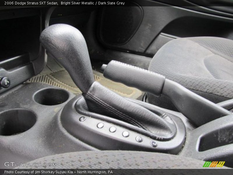 Bright Silver Metallic / Dark Slate Grey 2006 Dodge Stratus SXT Sedan