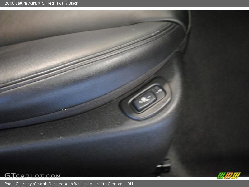 Red Jewel / Black 2008 Saturn Aura XR