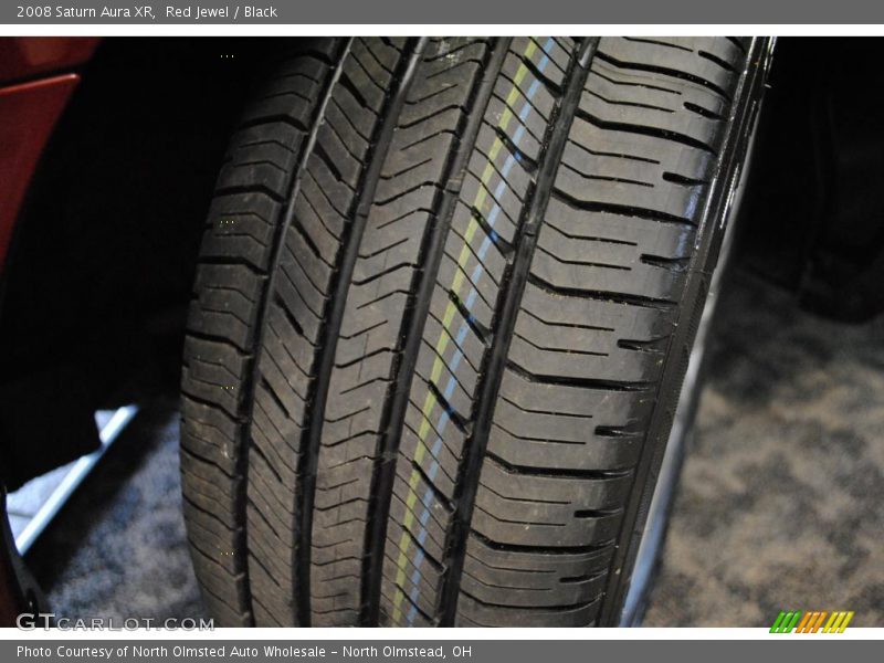 Red Jewel / Black 2008 Saturn Aura XR
