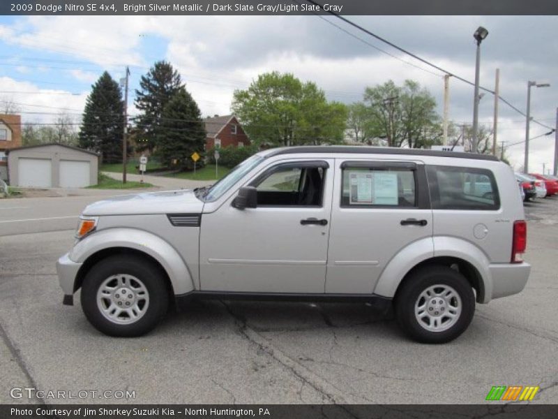 Bright Silver Metallic / Dark Slate Gray/Light Slate Gray 2009 Dodge Nitro SE 4x4