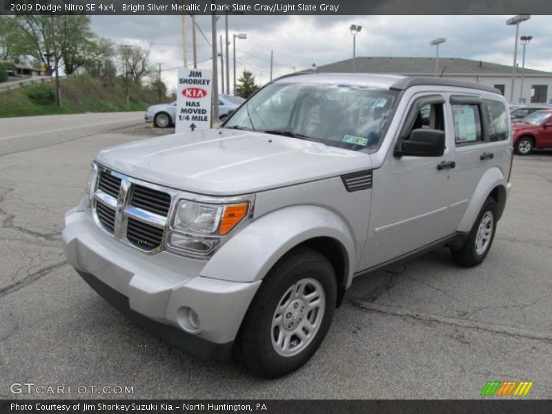 Bright Silver Metallic / Dark Slate Gray/Light Slate Gray 2009 Dodge Nitro SE 4x4