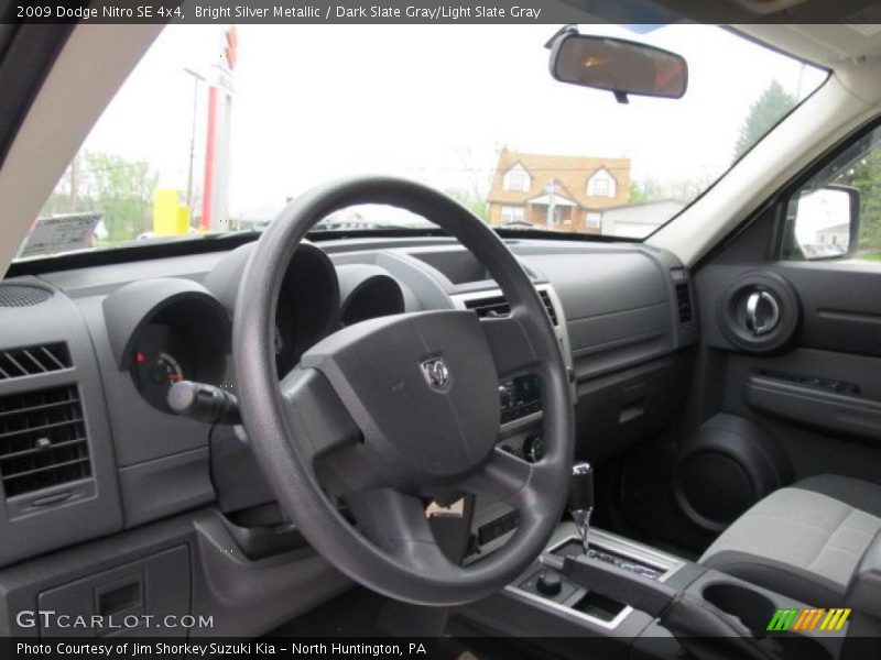 Bright Silver Metallic / Dark Slate Gray/Light Slate Gray 2009 Dodge Nitro SE 4x4