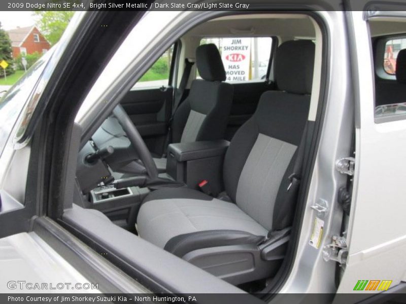 Bright Silver Metallic / Dark Slate Gray/Light Slate Gray 2009 Dodge Nitro SE 4x4