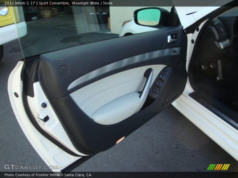 Door Panel of 2011 G 37 S Sport Convertible