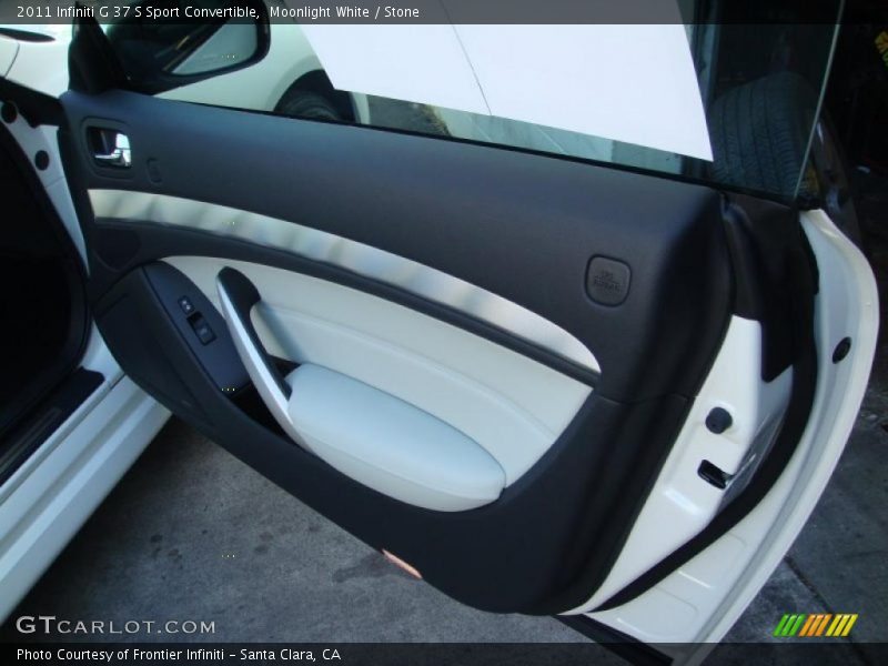 Door Panel of 2011 G 37 S Sport Convertible