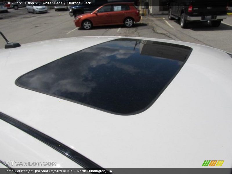 White Suede / Charcoal Black 2009 Ford Fusion SE