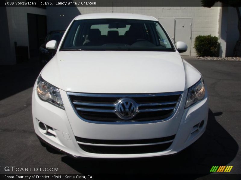 Candy White / Charcoal 2009 Volkswagen Tiguan S